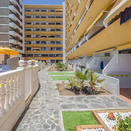 Apartment Arenas Cosy Flat - Balcony & Ac