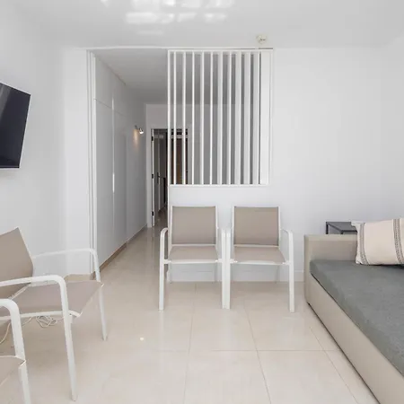 Lägenhet Arenas Cosy Flat - Balcony & Ac *
